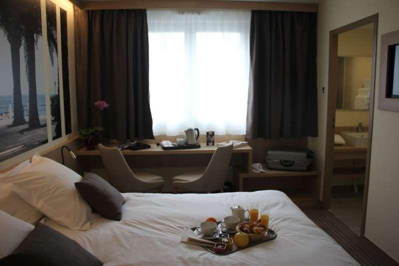 Brit Hotel Montargis Mormant-sur-Vernisson Quarto foto